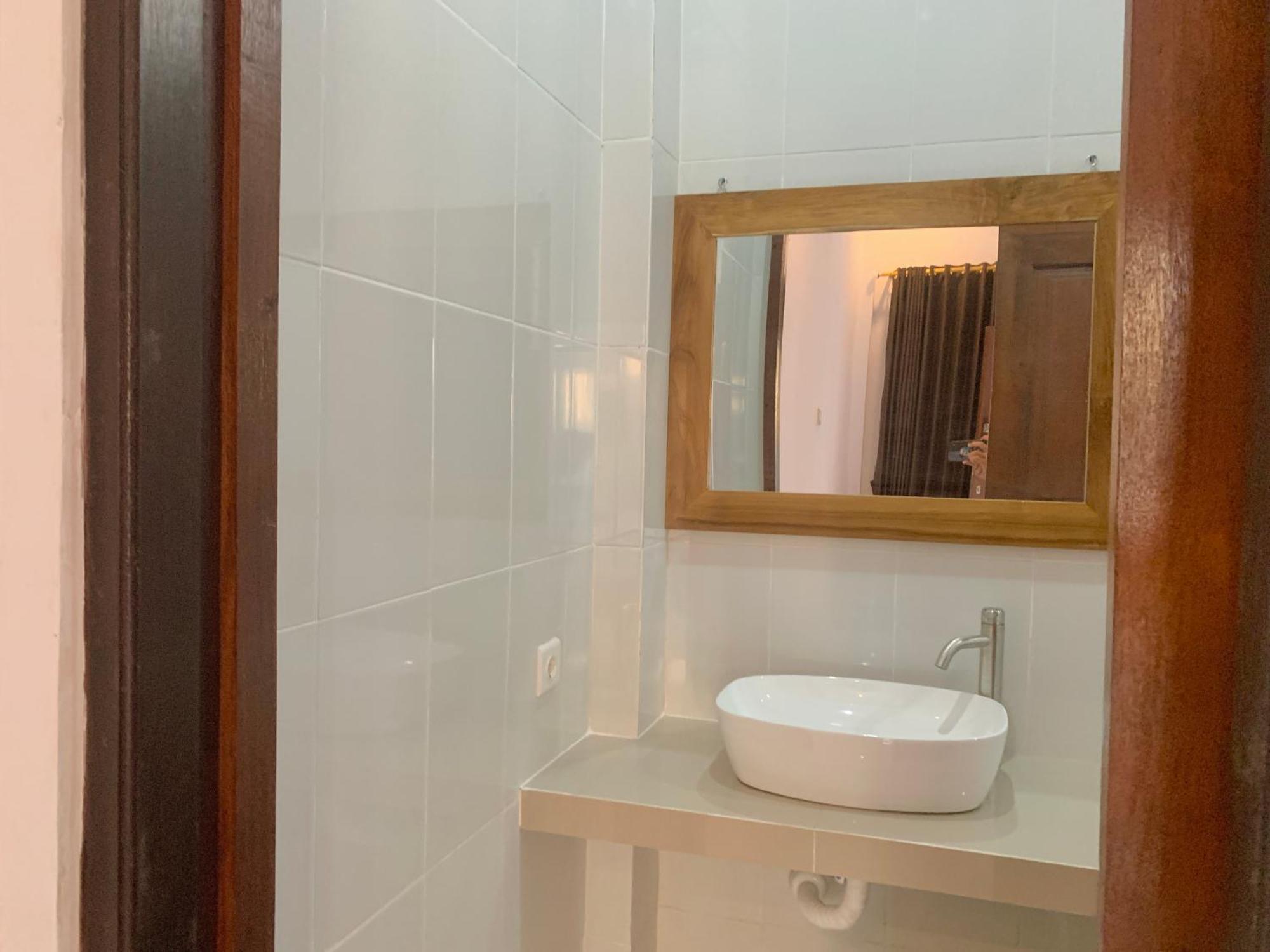 The Lima Home Stay In Canggu Εξωτερικό φωτογραφία